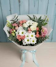 Букет цветов из:  Розы, Лизиантусы и Хризантемы в Радуге