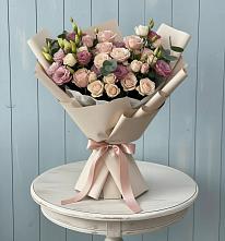 Букет цветов из:  Розы и Лизиантусы в Радуге