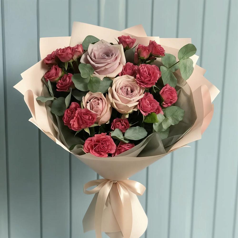 Букет цветов из: Гвоздики и Розы в Радуге