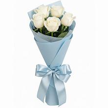 Букет 5 Белых роз Проуд #REPLACE_PRED# Радуге