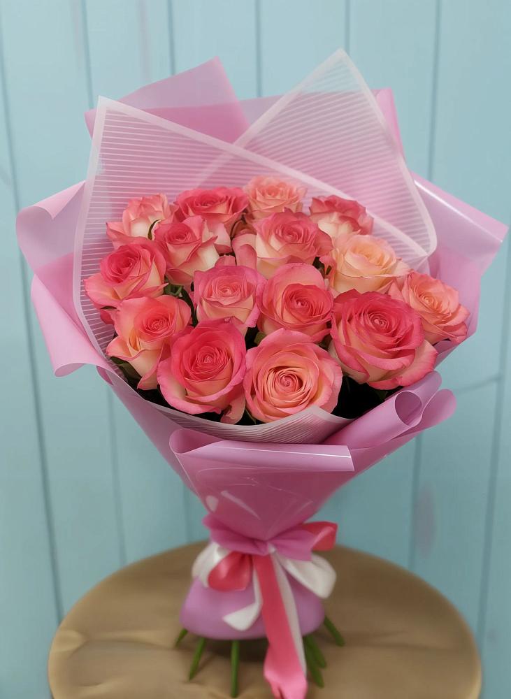 Букет 15 Розовых роз Равель в Радуге