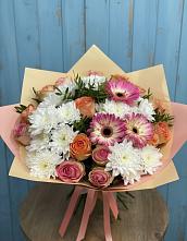 Букет цветов из:  Розы, Герберы и Хризантемы в Радуге