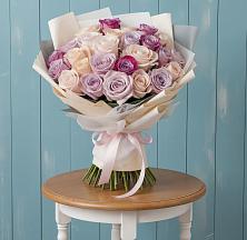 Букет цветов из:  Розы в Радуге