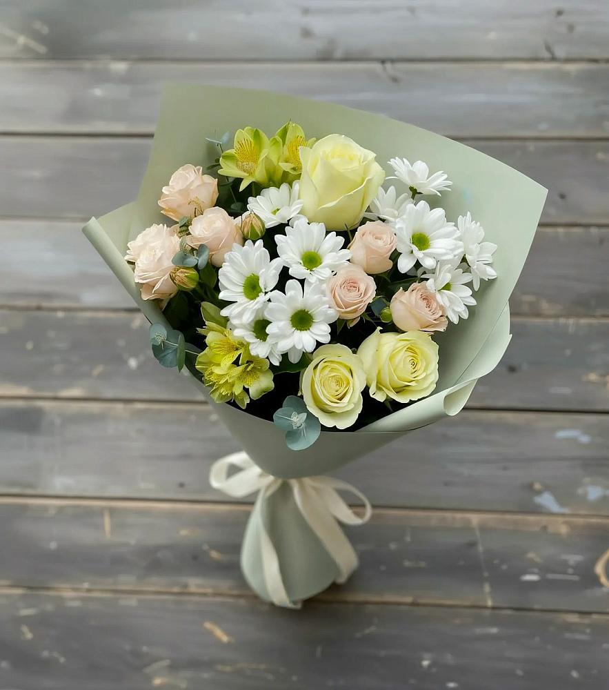Букет цветов из: Альстромерии, Розы и Хризантемы в Радуге