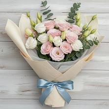 Букет цветов из:  Лизиантусы в Радуге