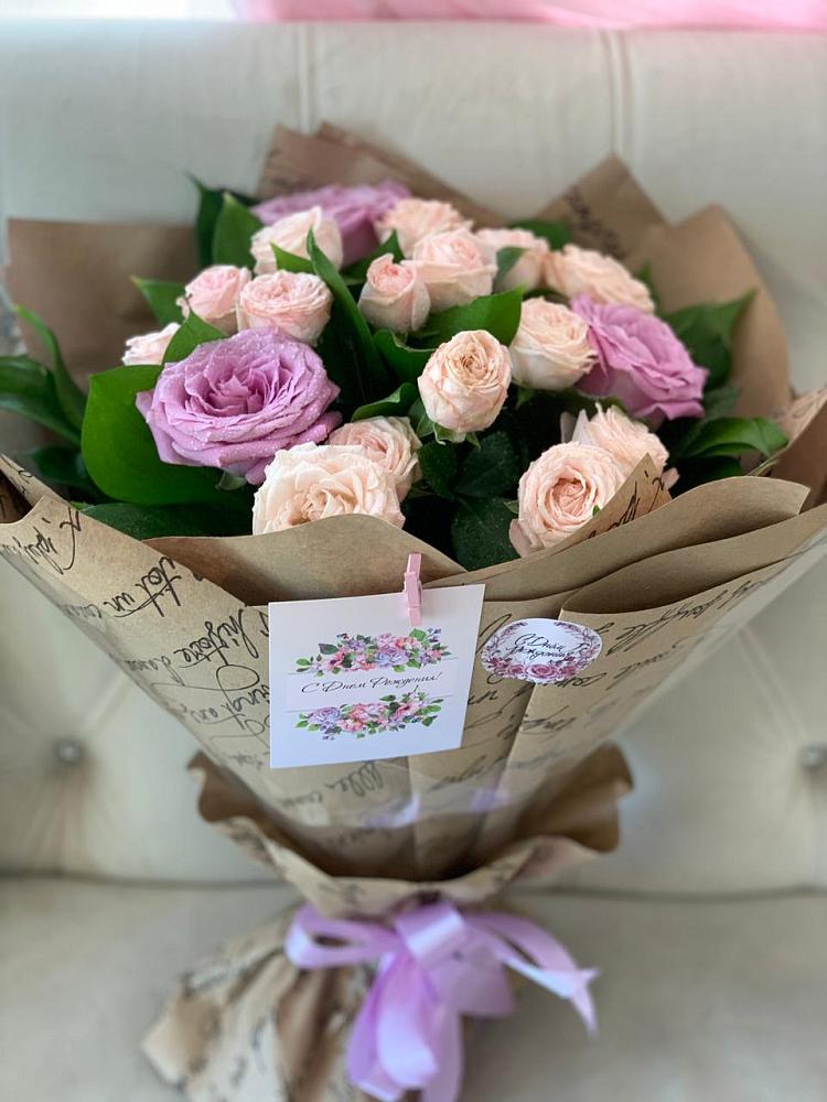 Букет цветов из: Розы в Радуге