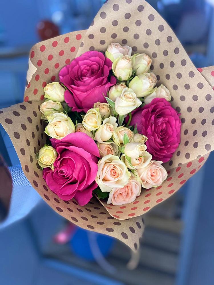 Букет цветов из: Розы в Радуге