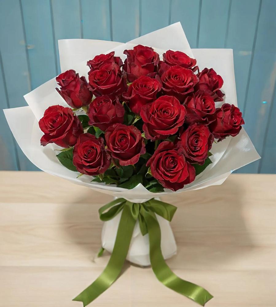 Букет Красные розы в Радуге