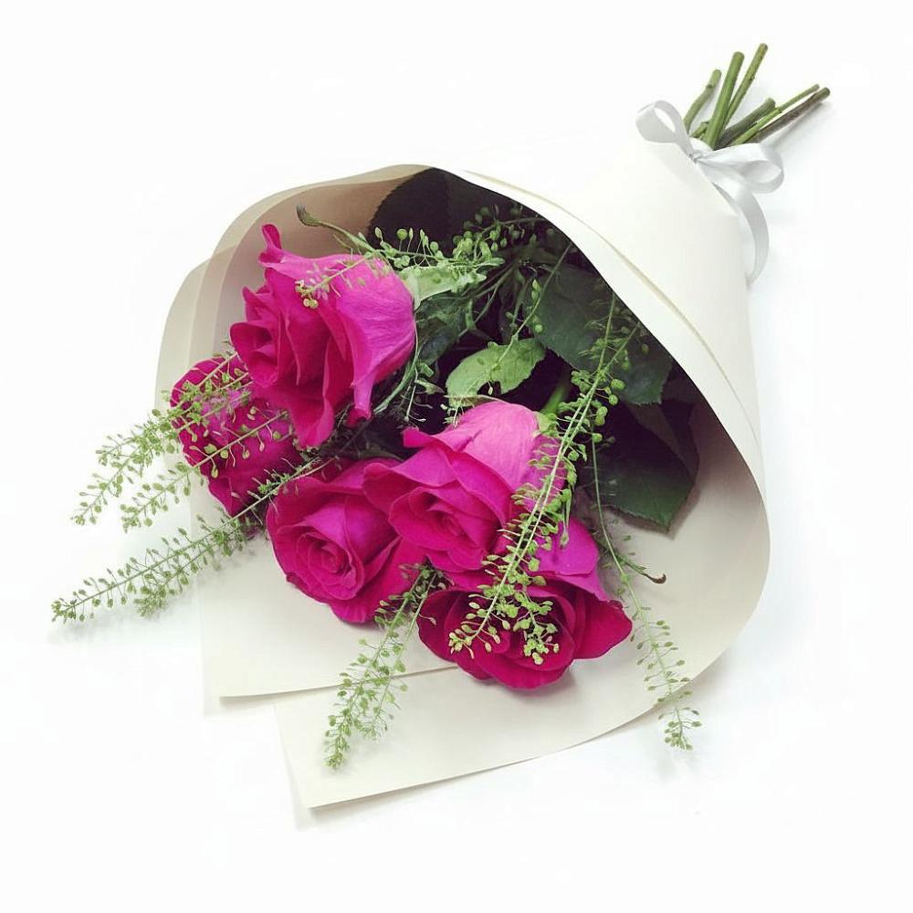 Букет цветов из: Розы в Радуге