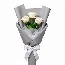 Букет 3 белые розы в Радуге