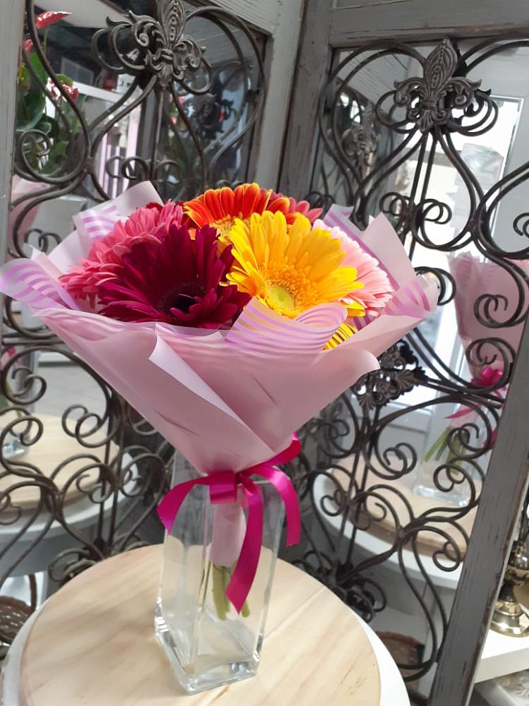 Букет цветов из: Герберы в Радуге