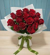 Букет Красные розы в Радуге