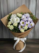 Букет цветов из:  Хризантемы и Розы в Радуге