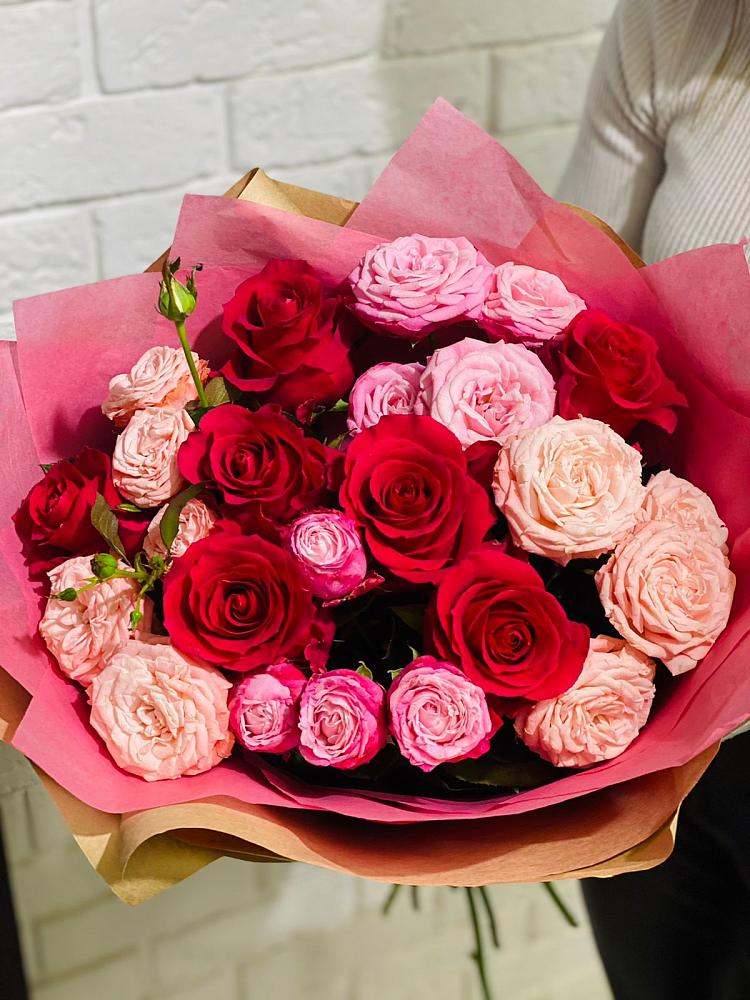 Букет цветов из: Розы в Радуге