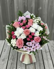 Букет цветов из:  Альстромерии, Гвоздики, Розы и Хризантемы в Радуге