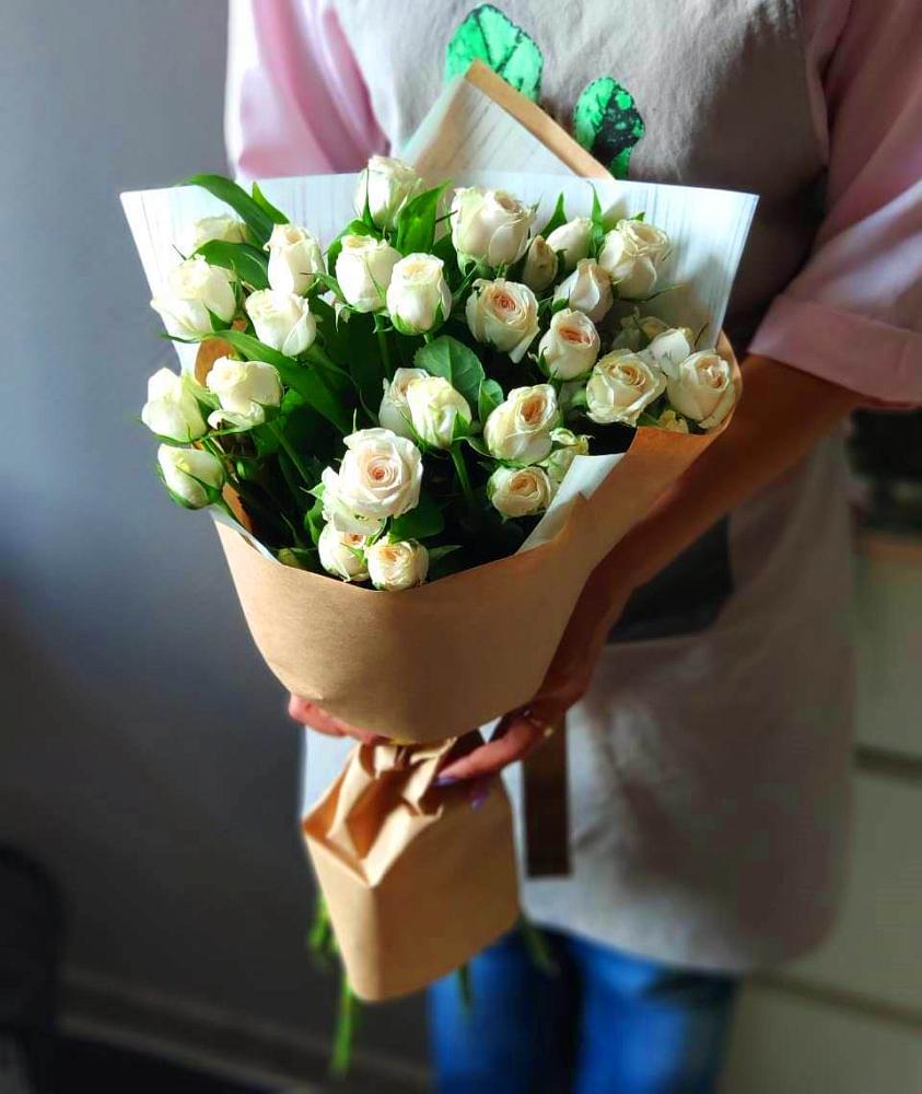 Букет цветов из: Розы в Радуге