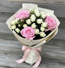 Букет цветов из:  Розы в Радуге