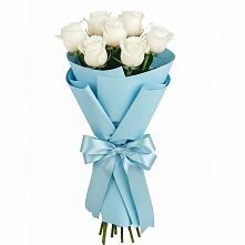 Букет 7 белых роз Проуд в Радуге