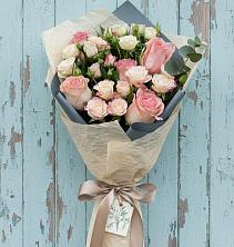 Букет цветов из:  Розы в Радуге