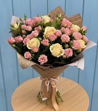 Букет цветов из:  Розы в Радуге