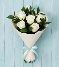 Букет цветов из:  Розы в Радуге