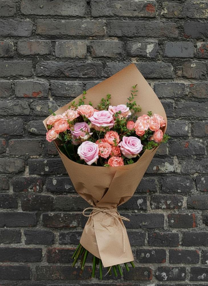 Букет цветов из: Розы в Радуге