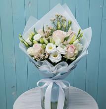 Букет цветов из:  Розы и Лизиантусы в Радуге