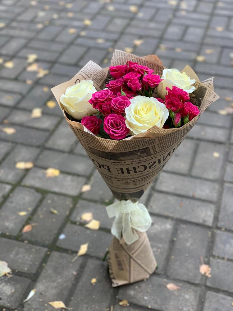 Букет цветов из: Розы в Радуге