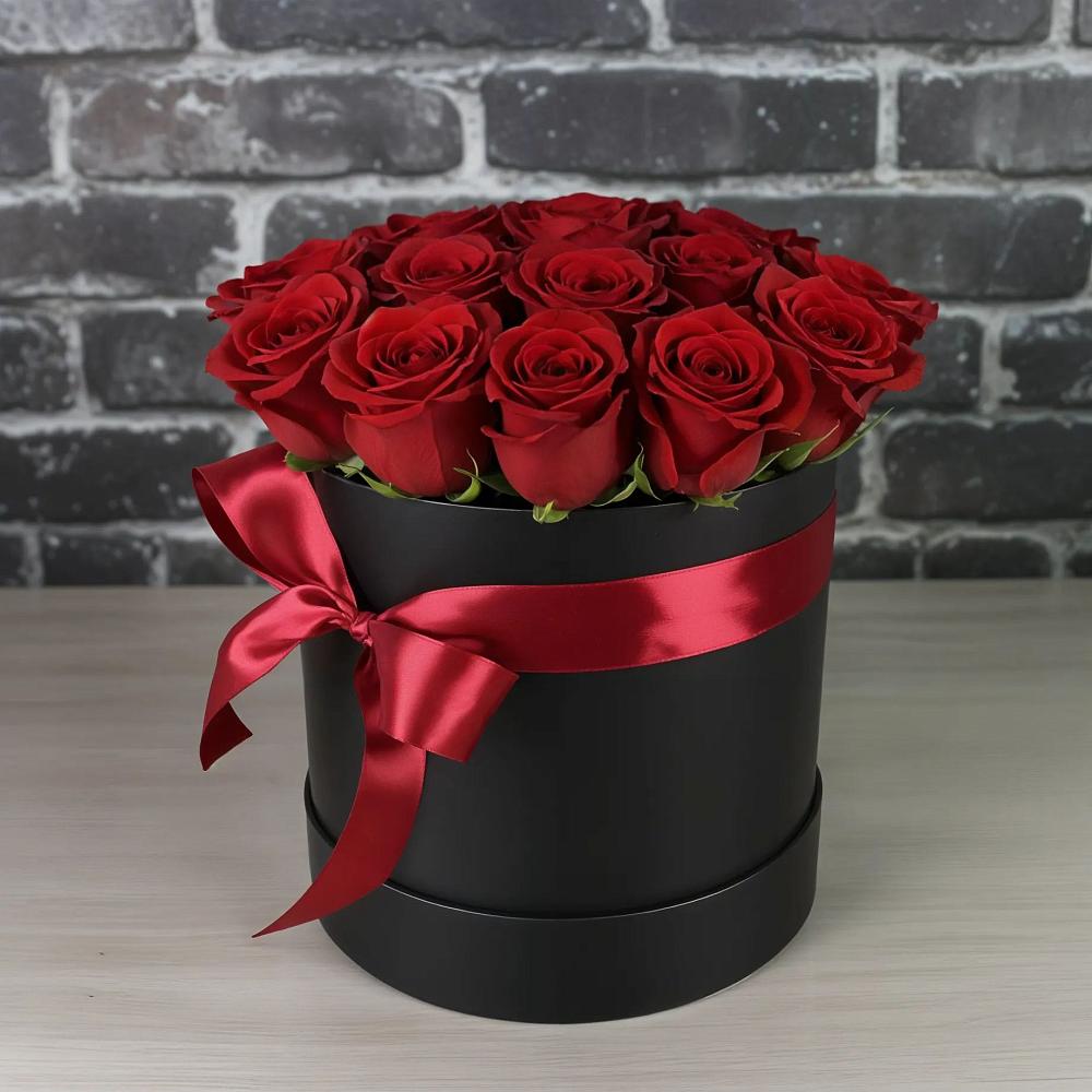 Цветочная композиция из Розы в шляпной коробке в Радуге