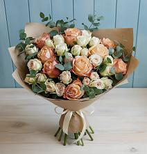 Букет цветов из:  Альстромерии и Розы в Радуге