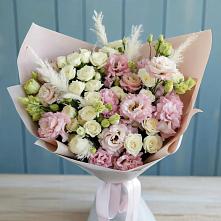Букет цветов из:  Альстромерии и Розы в Радуге